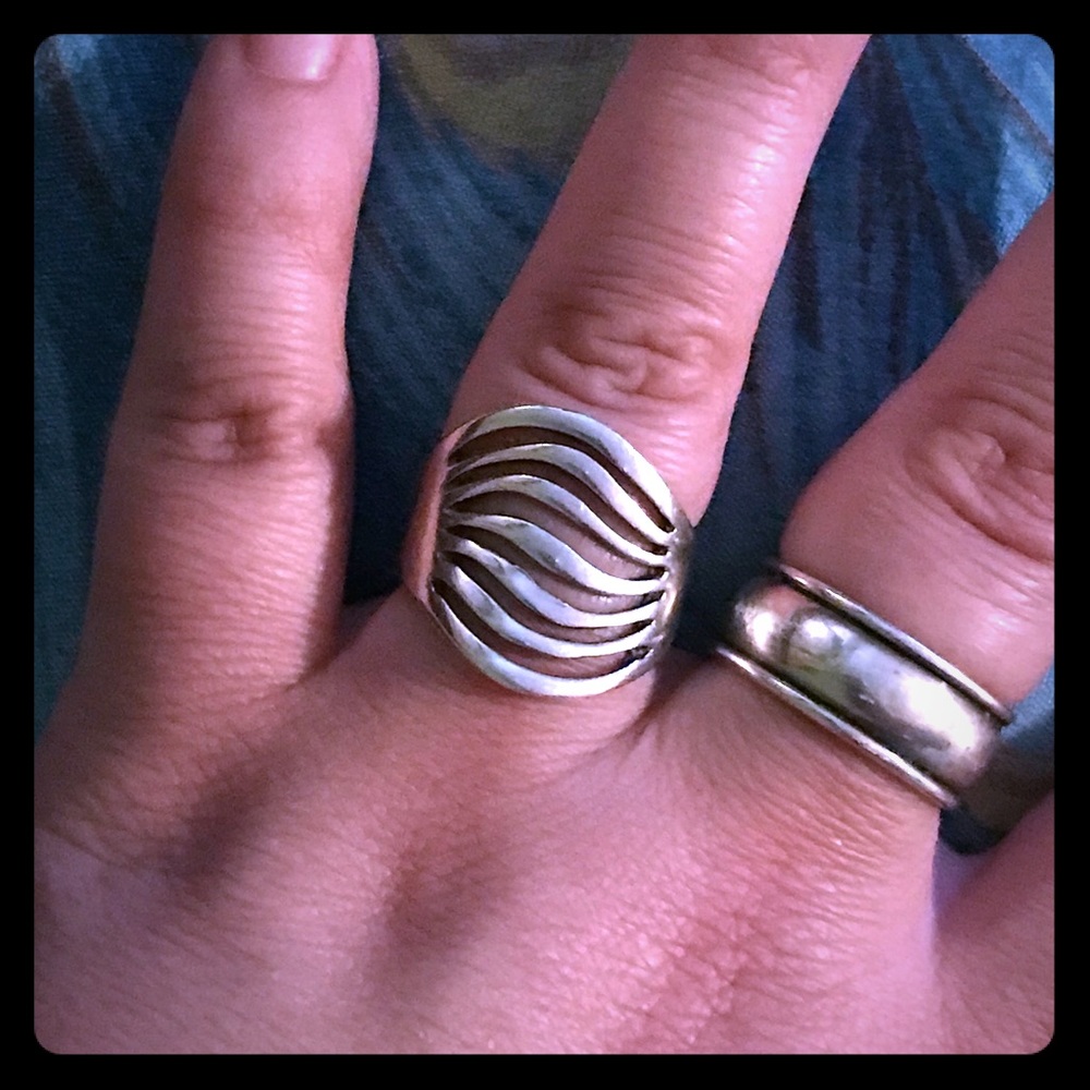 🌊💍 Stacked waves ring Size 8.5